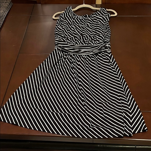Express Black and White Striped Midi Dress - Picture 3 of 6